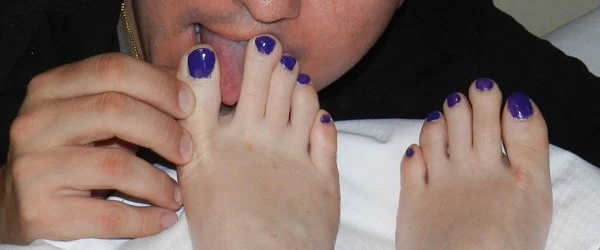 0-my man has a foot fetish (1)